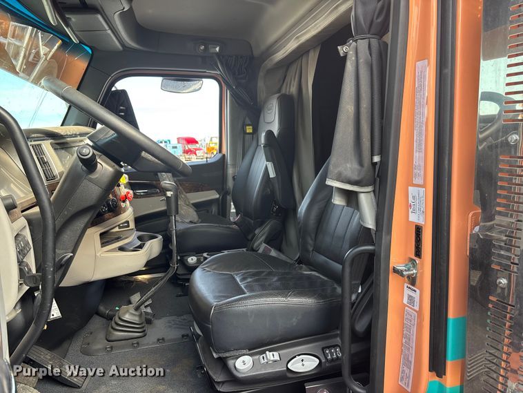 image for item YA1482 2025 Peterbilt 589 semi truck