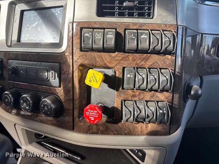 image for item YA1482 2025 Peterbilt 589 semi truck