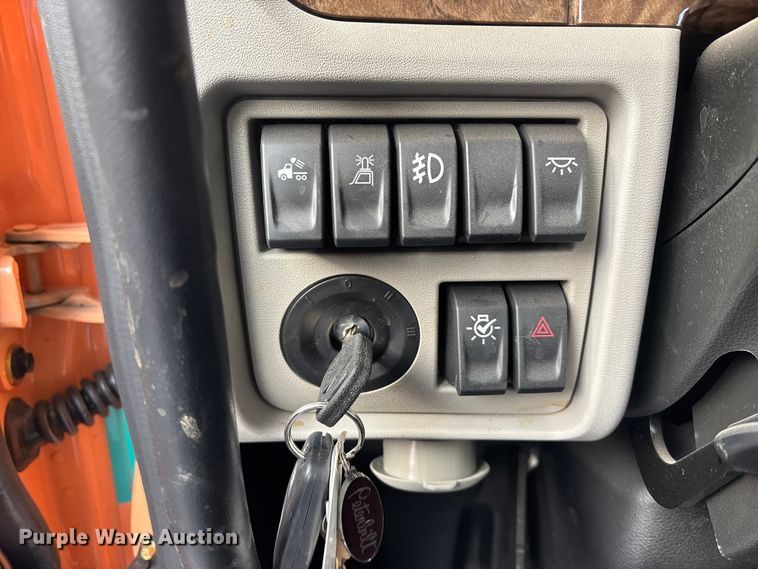 image for item YA1482 2025 Peterbilt 589 semi truck