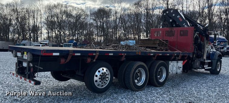 image for item YA1583 2022 Mack Granite crane truck