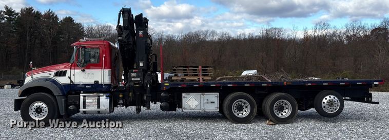 image for item YA1583 2022 Mack Granite crane truck