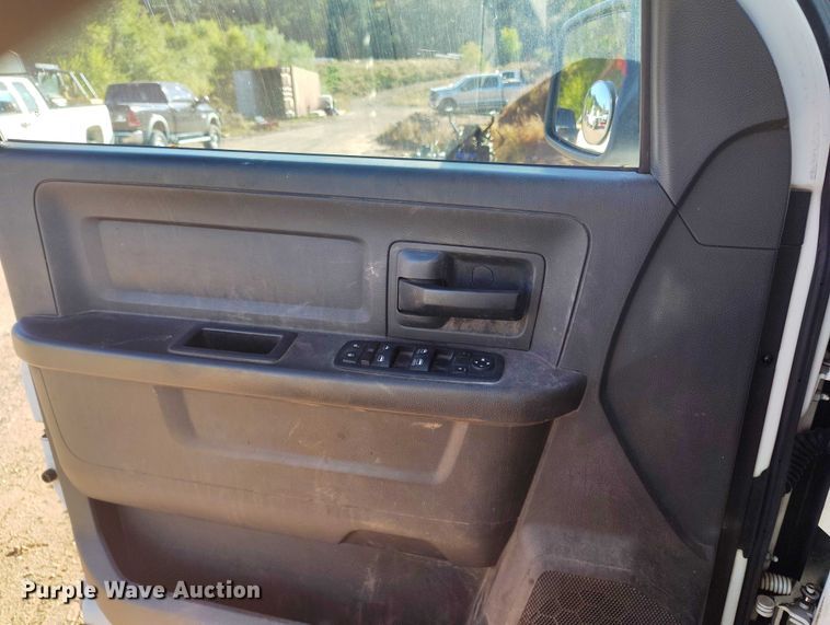 image for item BI9772 2011 Dodge Ram 2500HD Crew Cab pickup truck