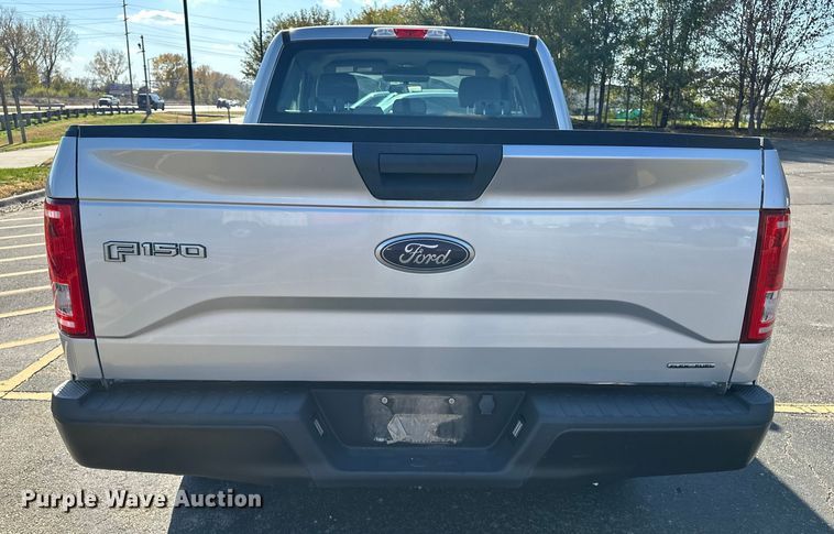 image for item DF8642 2016 Ford F150 XL SuperCab pickup truck