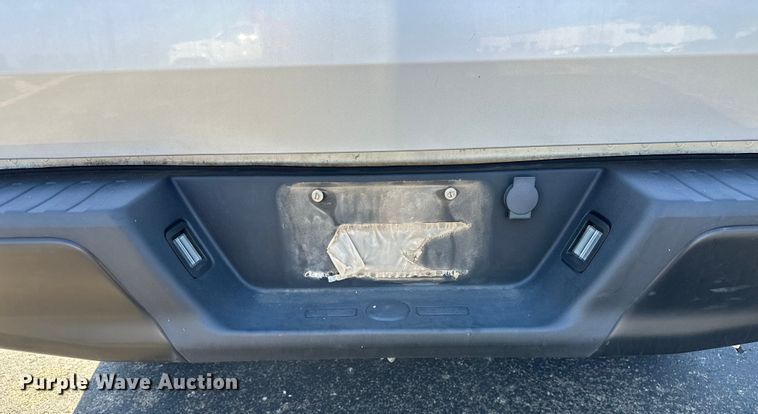 image for item DF8642 2016 Ford F150 XL SuperCab pickup truck