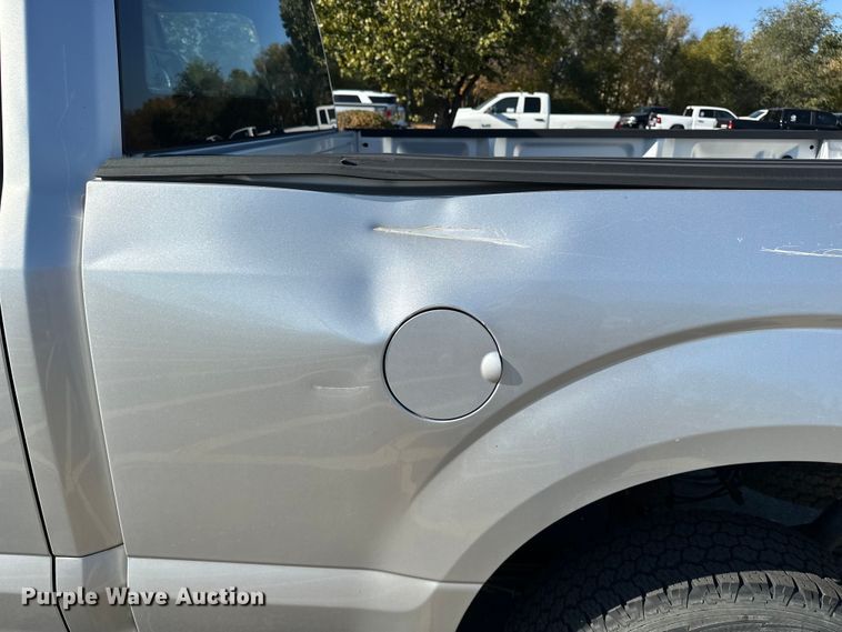 image for item DF8642 2016 Ford F150 XL SuperCab pickup truck