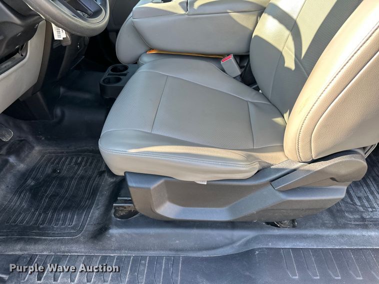 image for item DF8642 2016 Ford F150 XL SuperCab pickup truck