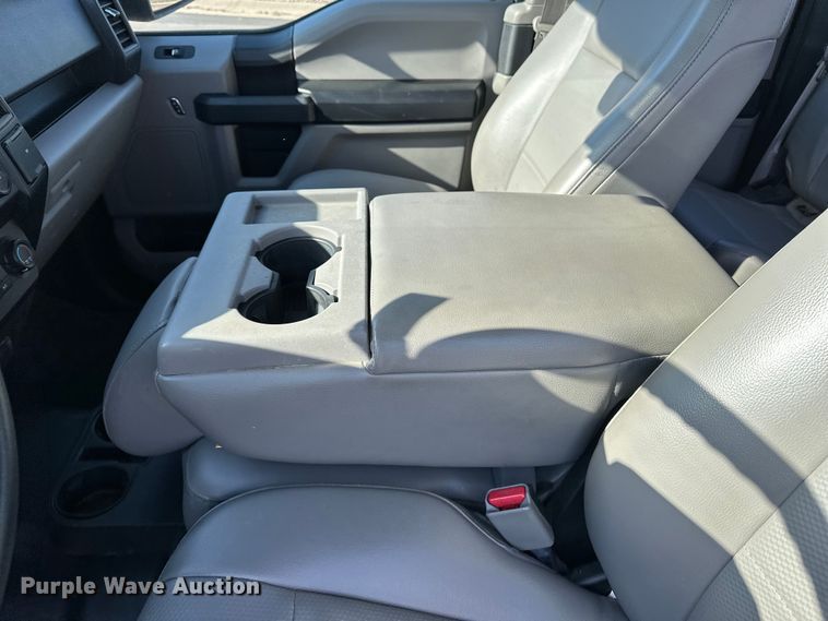 image for item DF8642 2016 Ford F150 XL SuperCab pickup truck