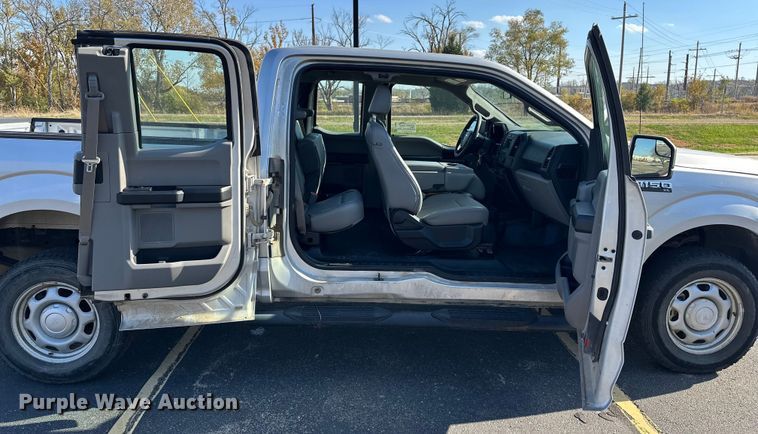 image for item DF8642 2016 Ford F150 XL SuperCab pickup truck