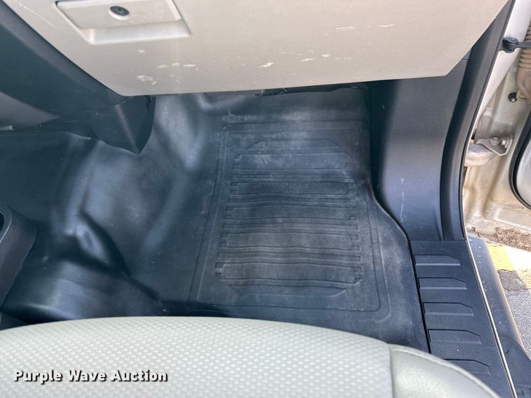 image for item DF8642 2016 Ford F150 XL SuperCab pickup truck