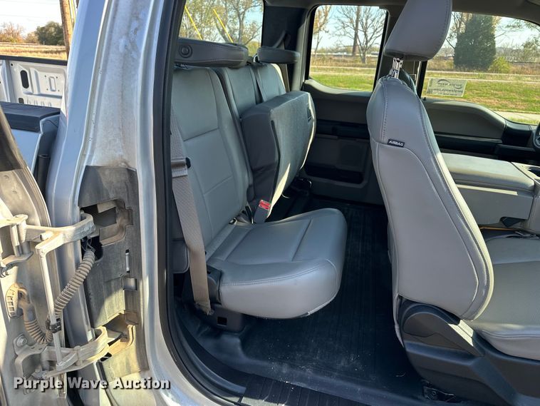 image for item DF8642 2016 Ford F150 XL SuperCab pickup truck