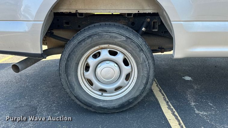 image for item DF8642 2016 Ford F150 XL SuperCab pickup truck