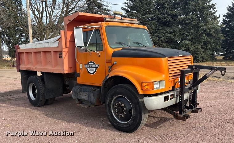 image for item DK0217 1992 International 4700 dump truck