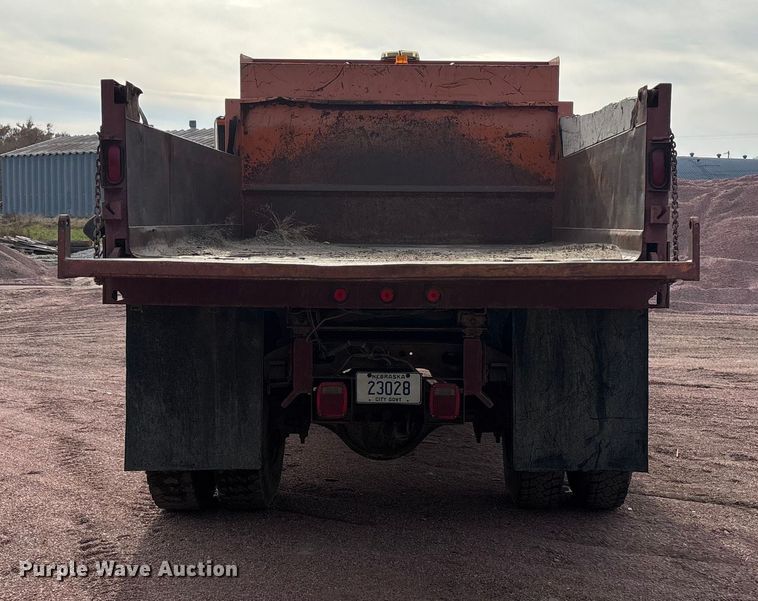 image for item DK0217 1992 International 4700 dump truck