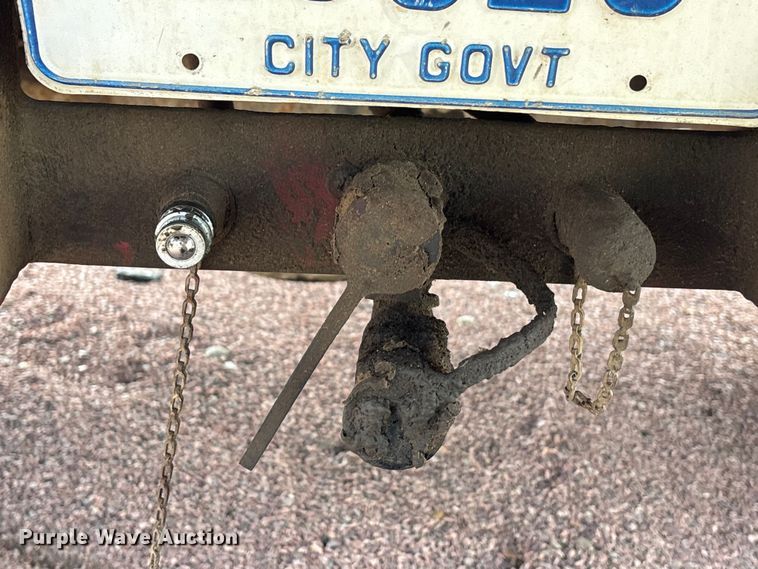 image for item DK0217 1992 International 4700 dump truck