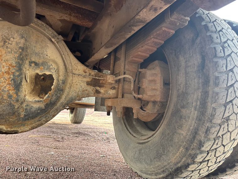 image for item DK0217 1992 International 4700 dump truck