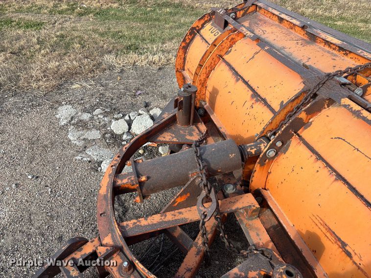 image for item DK0217 1992 International 4700 dump truck