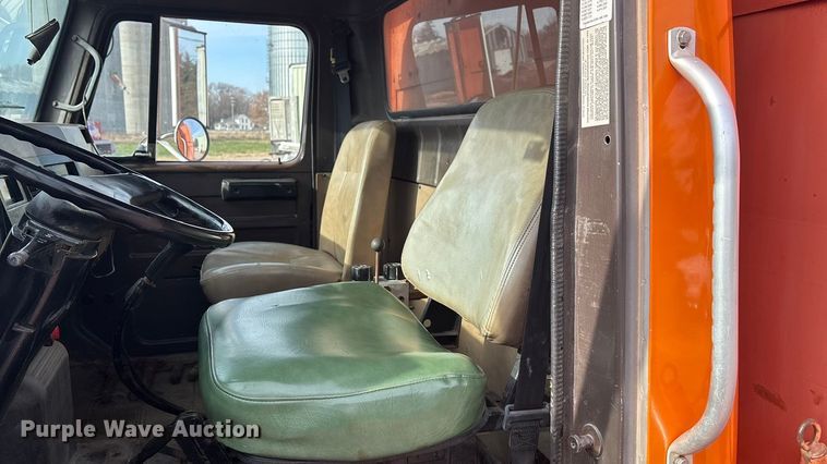 image for item DK0217 1992 International 4700 dump truck