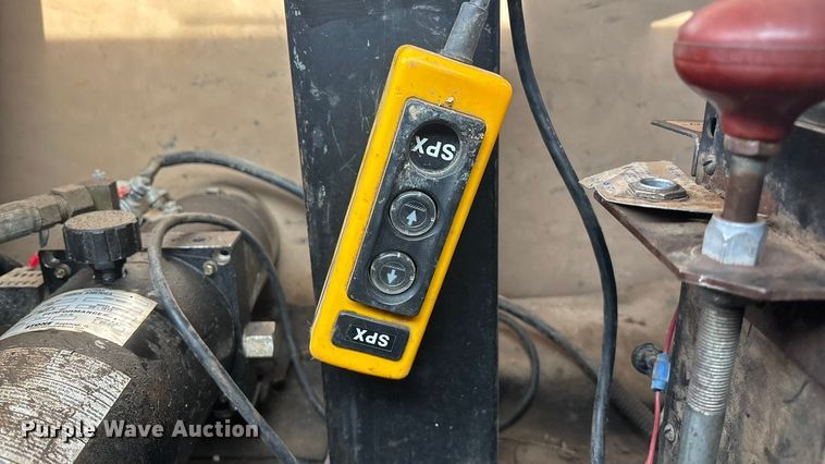 image for item DK0217 1992 International 4700 dump truck