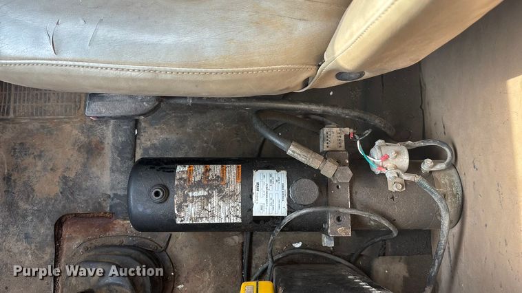 image for item DK0217 1992 International 4700 dump truck