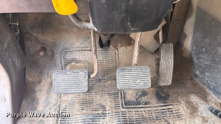 image for item DK0217 1992 International 4700 dump truck