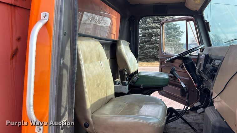 image for item DK0217 1992 International 4700 dump truck