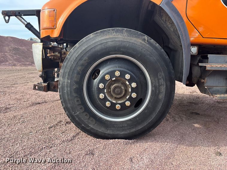 image for item DK0217 1992 International 4700 dump truck