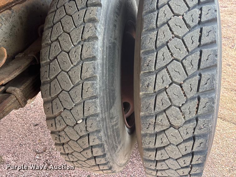 image for item DK0217 1992 International 4700 dump truck