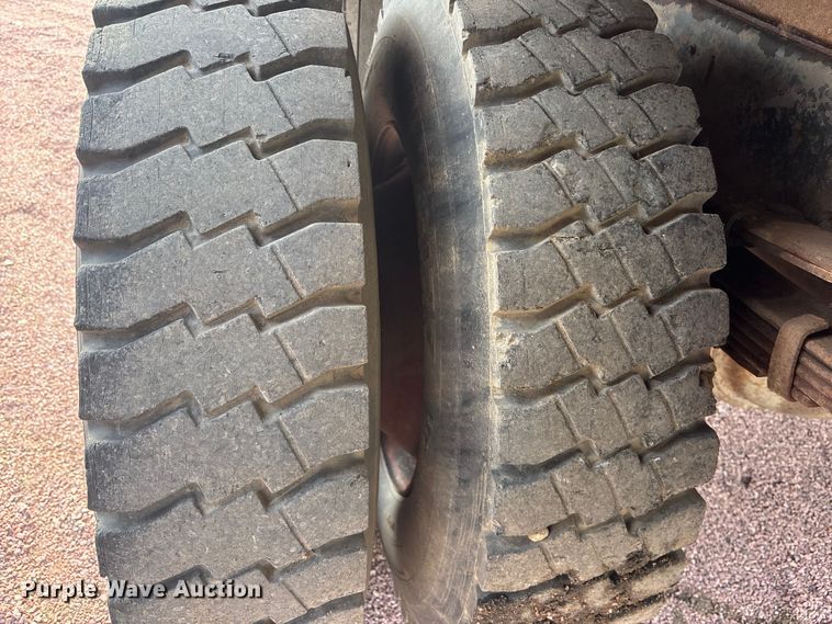 image for item DK0217 1992 International 4700 dump truck