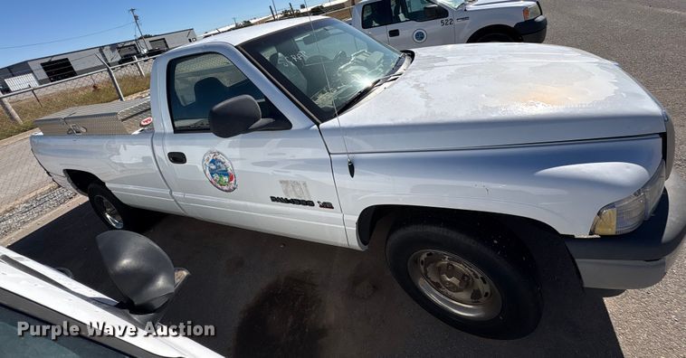 image for item DK6819 2001 Dodge Ram 1500 pickup truck