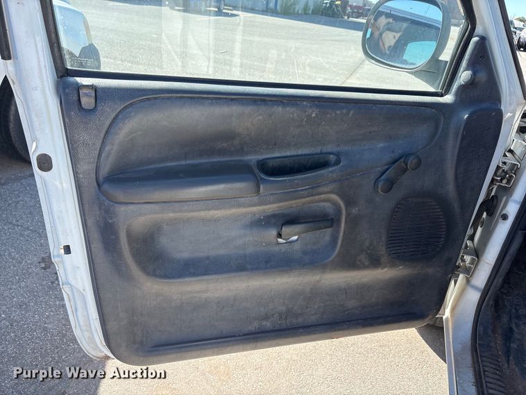 image for item DK6819 2001 Dodge Ram 1500 pickup truck