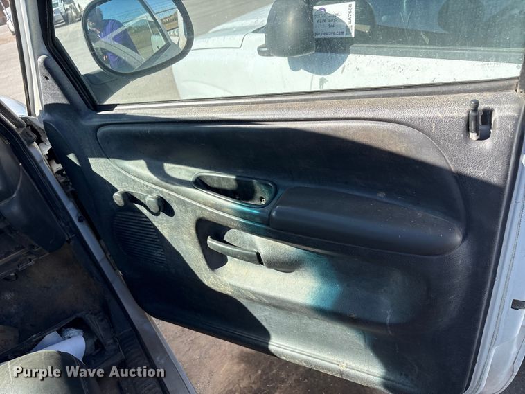 image for item DK6819 2001 Dodge Ram 1500 pickup truck