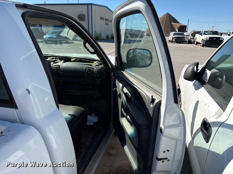 image for item DK6819 2001 Dodge Ram 1500 pickup truck