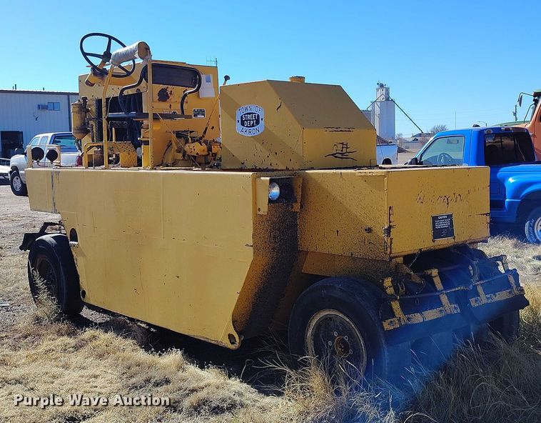 image for item DP5154 Ferguson  SP912 pneumatic roller