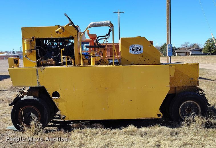 image for item DP5154 Ferguson  SP912 pneumatic roller