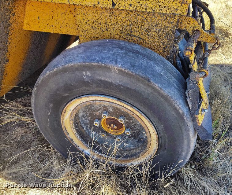 image for item DP5154 Ferguson  SP912 pneumatic roller