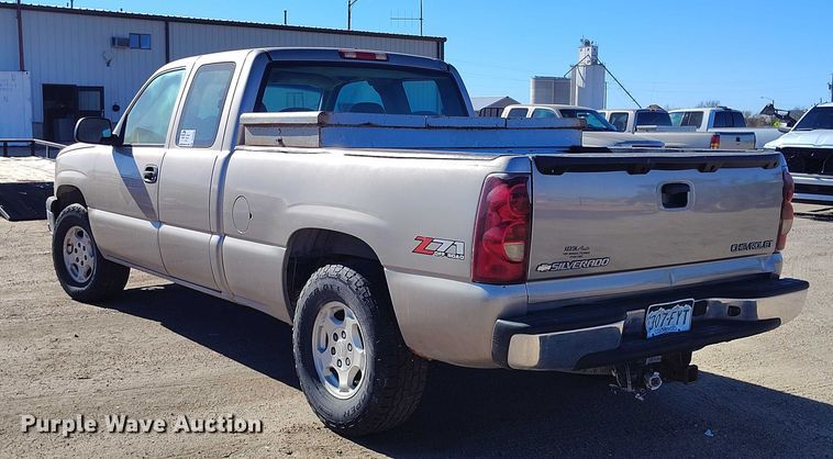 image for item DP5155 2003 Chevrolet Silverado 1500 Ext. Cab pickup truck