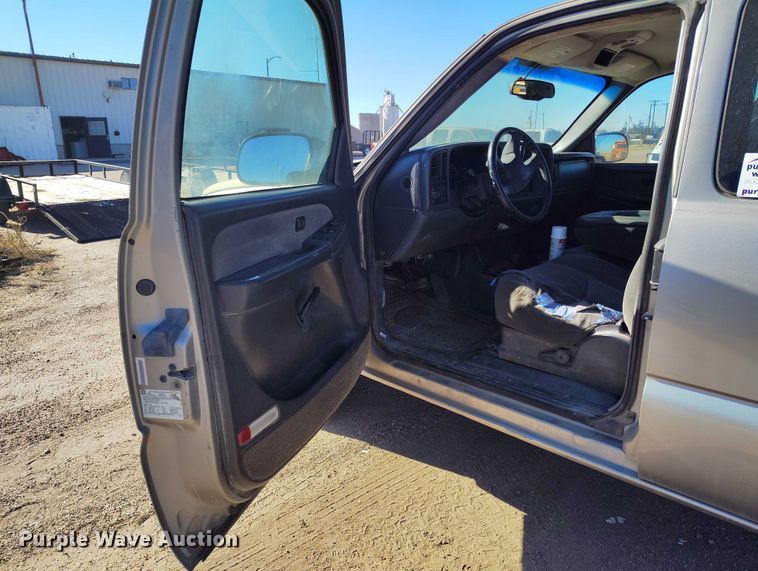 image for item DP5155 2003 Chevrolet Silverado 1500 Ext. Cab pickup truck