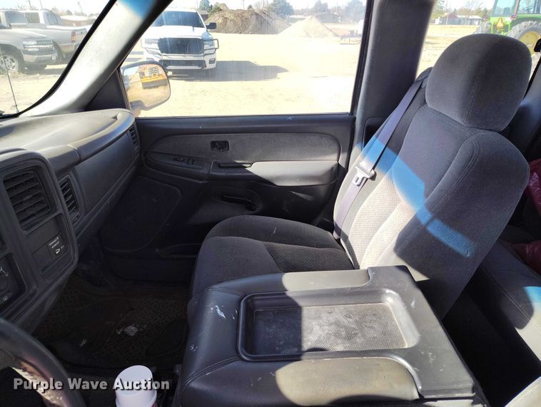 image for item DP5155 2003 Chevrolet Silverado 1500 Ext. Cab pickup truck