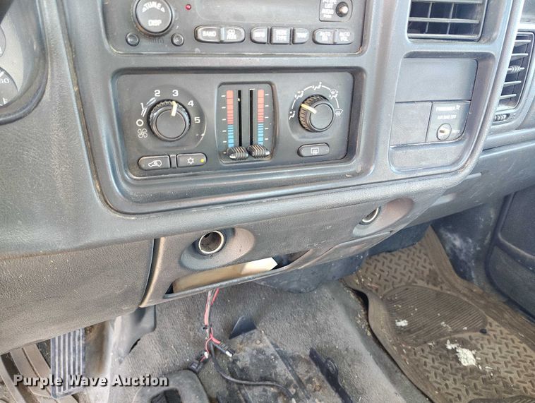 image for item DP5155 2003 Chevrolet Silverado 1500 Ext. Cab pickup truck