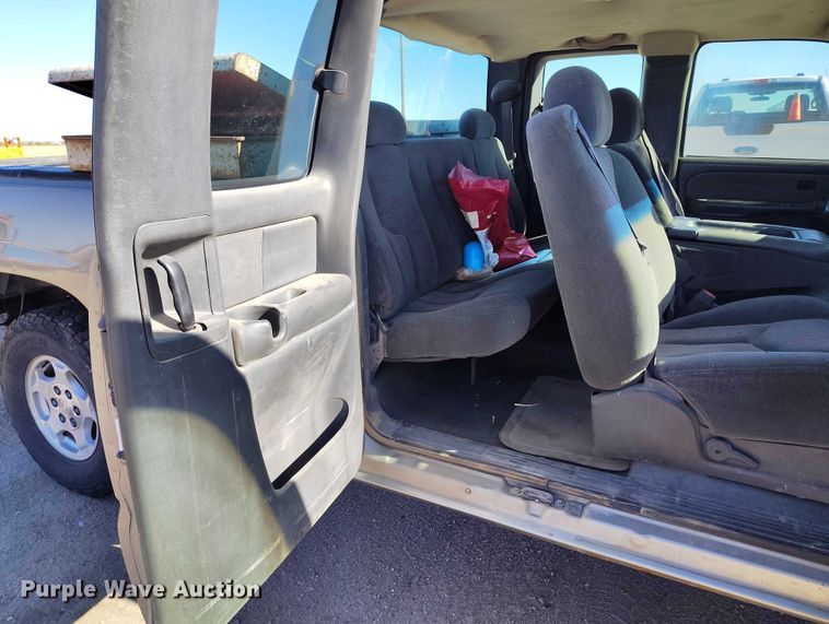 image for item DP5155 2003 Chevrolet Silverado 1500 Ext. Cab pickup truck