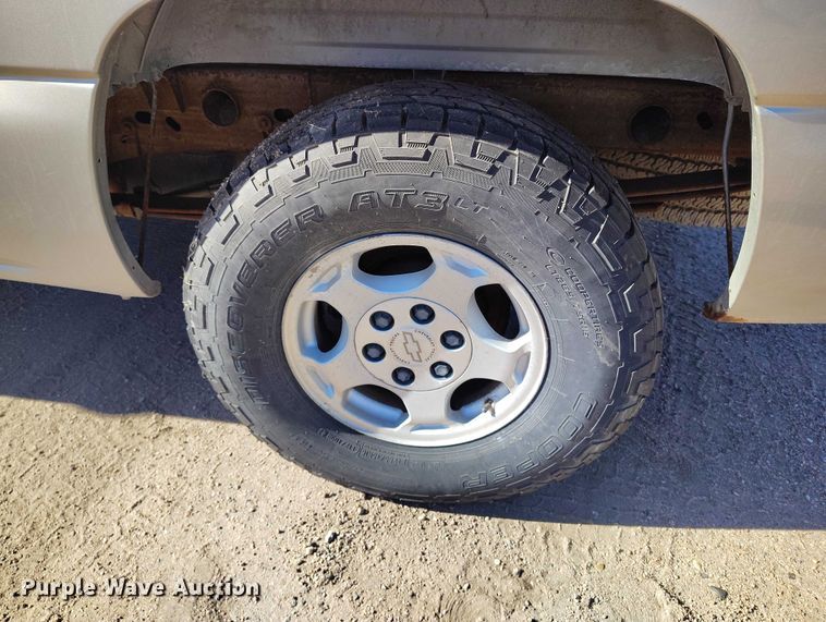 image for item DP5155 2003 Chevrolet Silverado 1500 Ext. Cab pickup truck