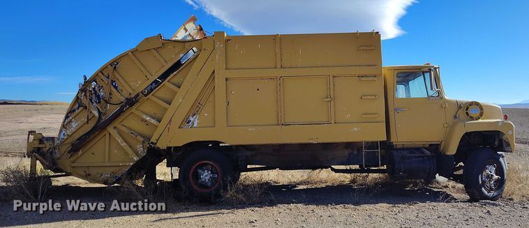 image for item DP5163 1974 Ford LN800 refuse truck