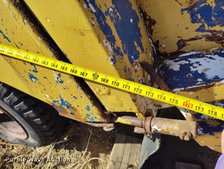 image for item DP5163 1974 Ford LN800 refuse truck