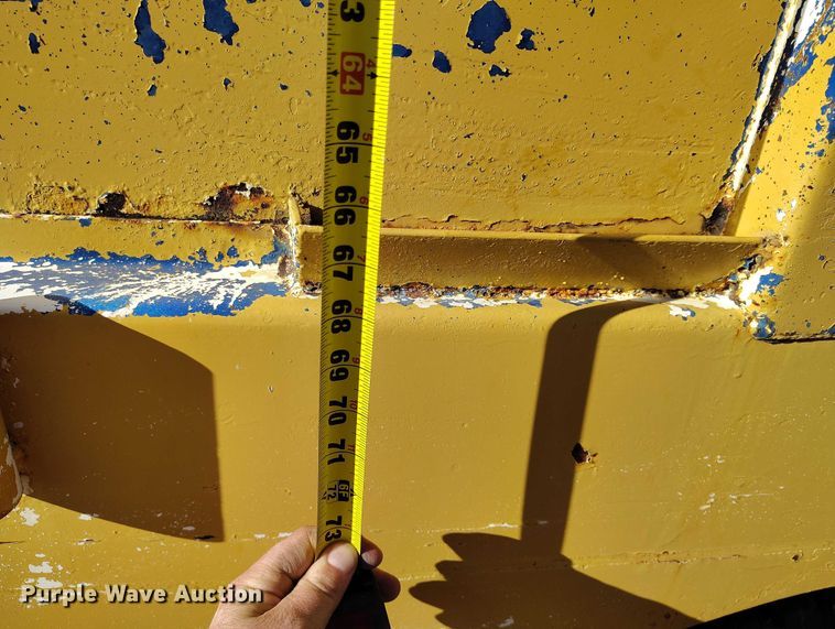 image for item DP5163 1974 Ford LN800 refuse truck