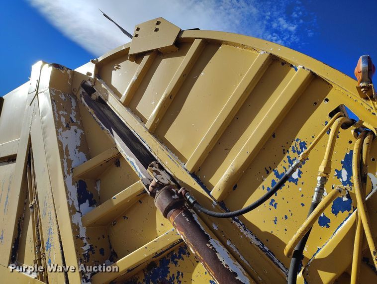 image for item DP5163 1974 Ford LN800 refuse truck