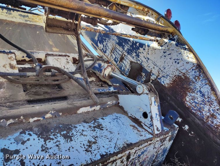 image for item DP5163 1974 Ford LN800 refuse truck