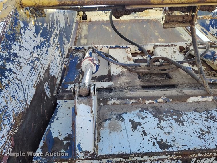 image for item DP5163 1974 Ford LN800 refuse truck