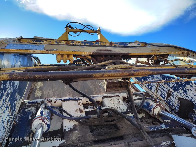 image for item DP5163 1974 Ford LN800 refuse truck