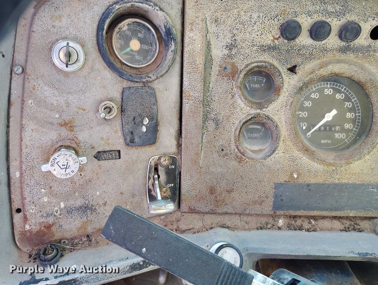 image for item DP5163 1974 Ford LN800 refuse truck