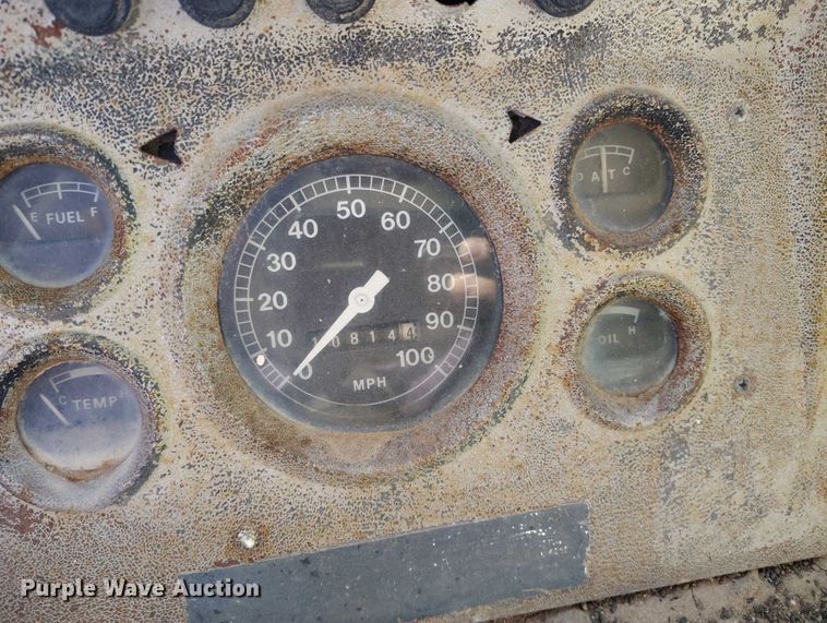 image for item DP5163 1974 Ford LN800 refuse truck